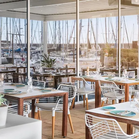 Marina Hotel 4*