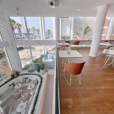Marina Hotel 4*